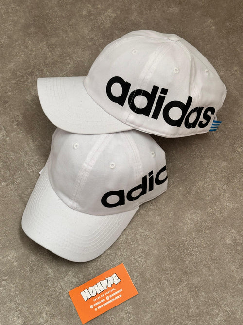 Boné Adidas Letreiro - Branco