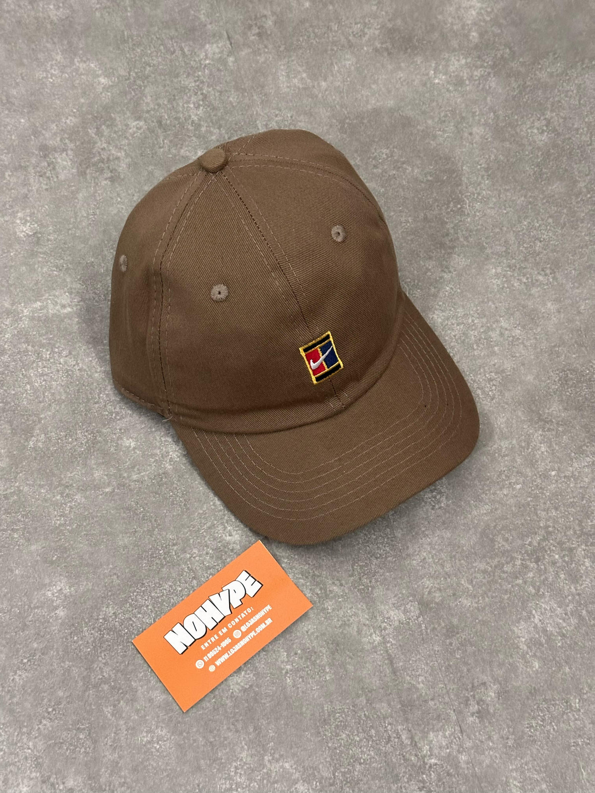 Boné Nike Court Heritage - Marrom