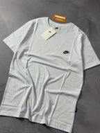 Camiseta Nike Club - Branca