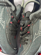 Tênis Mizuno Wave Prophecy 13 - Cinza Vermelho