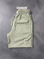 Shorts Tactel Nike Club Flow - Cinza Claro