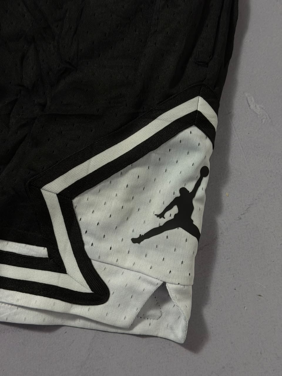 Shorts Jordan Diamond Dri Fit - Preto e Branco