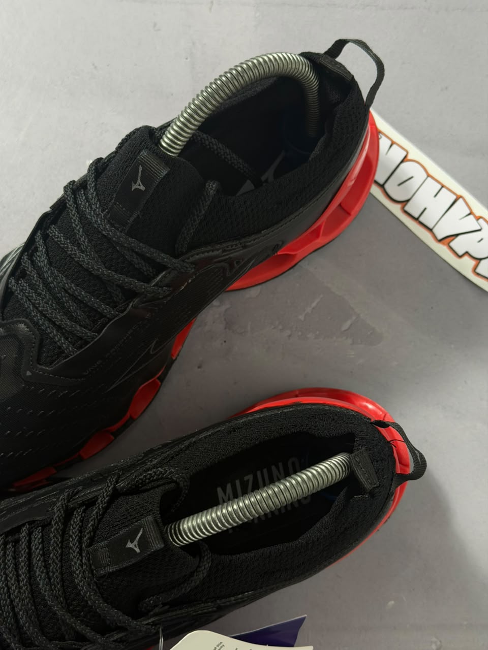 Tênis Mizuno Wave Prophecy 14 - Preto Vermelho