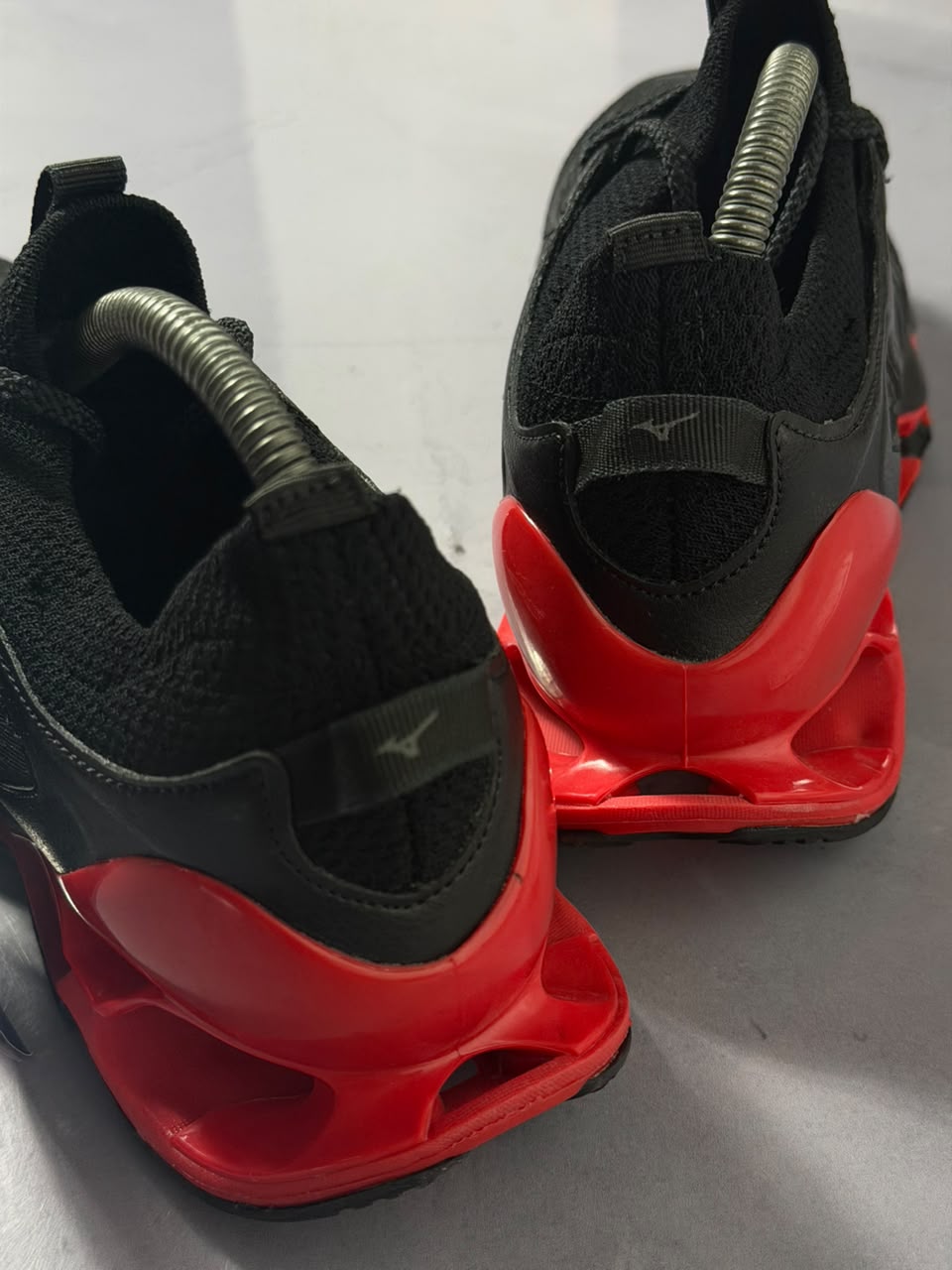 Tênis Mizuno Wave Prophecy 14 - Preto Vermelho