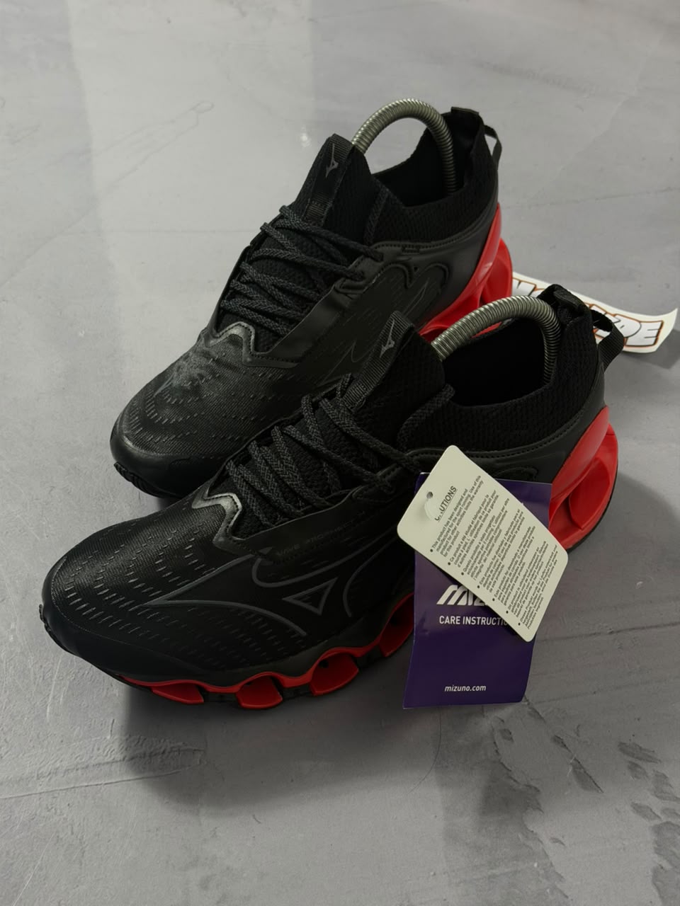 Tênis Mizuno Wave Prophecy 14 - Preto Vermelho