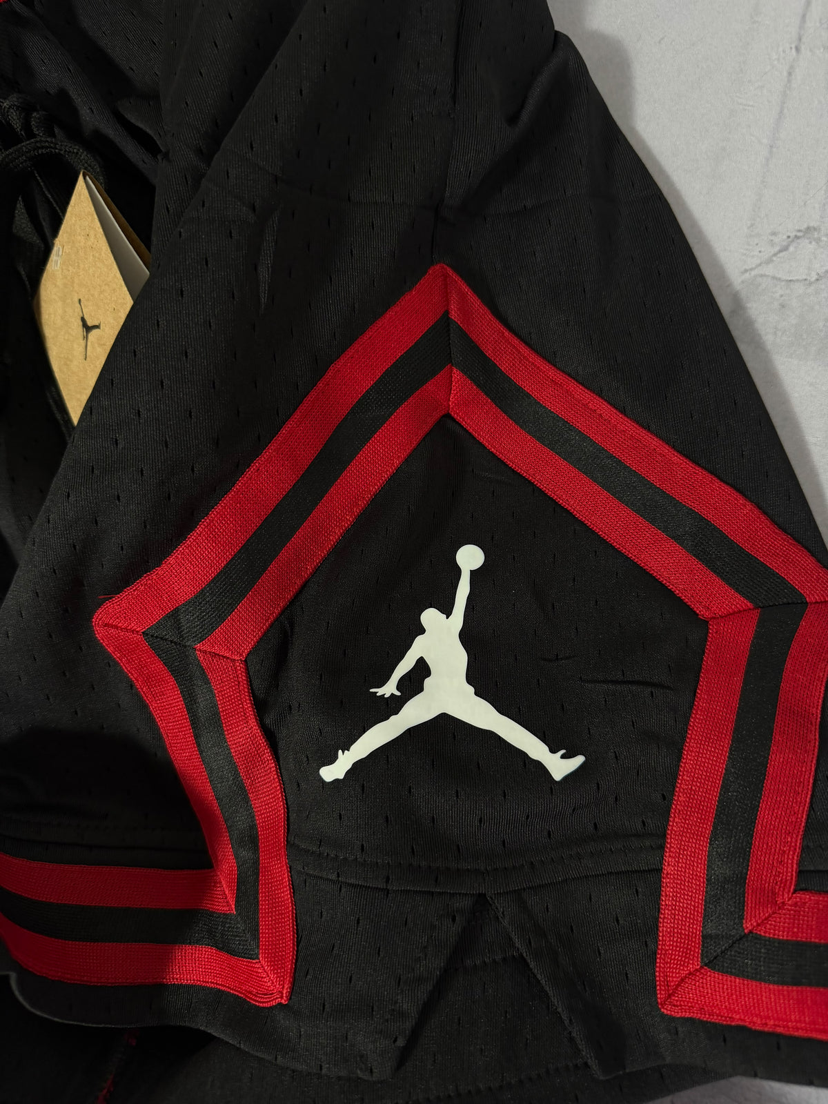 Shorts Jordan Diamond Dri Fit - Preto e Vermelho