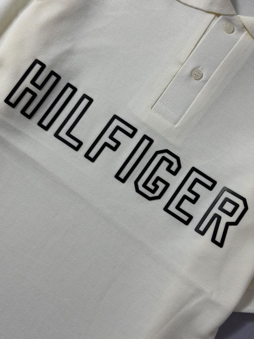 Polo Tommy Hilfiger Letreiro - OffWhite