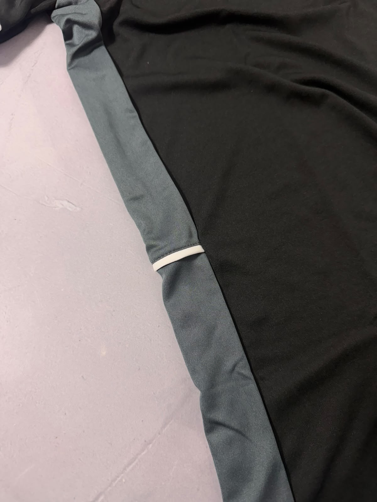 Camiseta Nike Academy 26 - Preto/Cinza/Branco