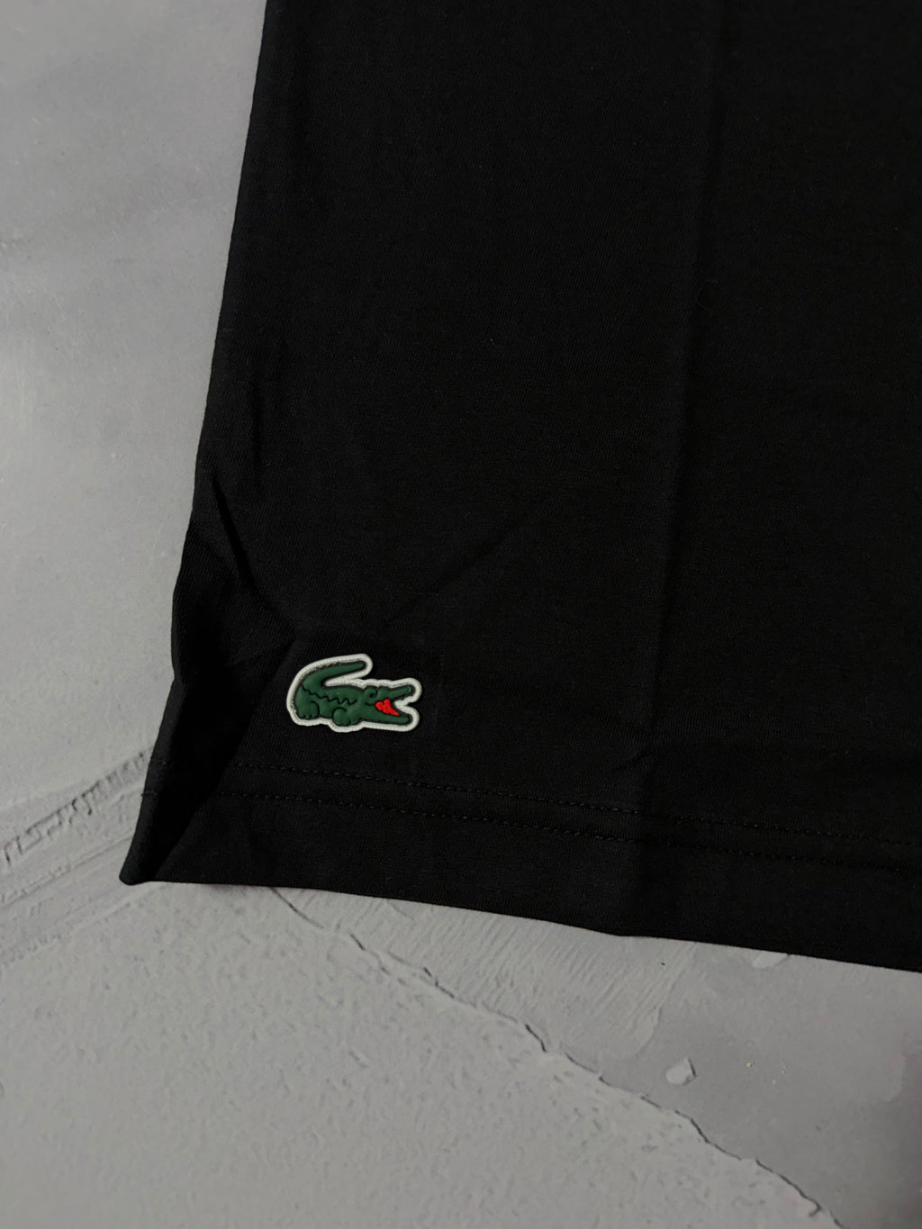 Camiseta Lacoste Sport Logo Retrô - Preto