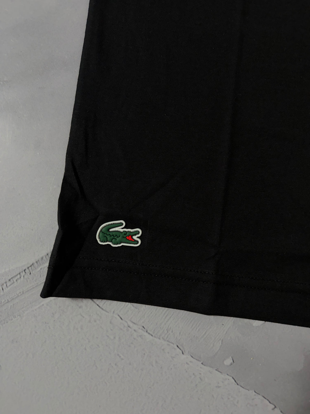 Camiseta Lacoste Sport Logo Retrô - Preto