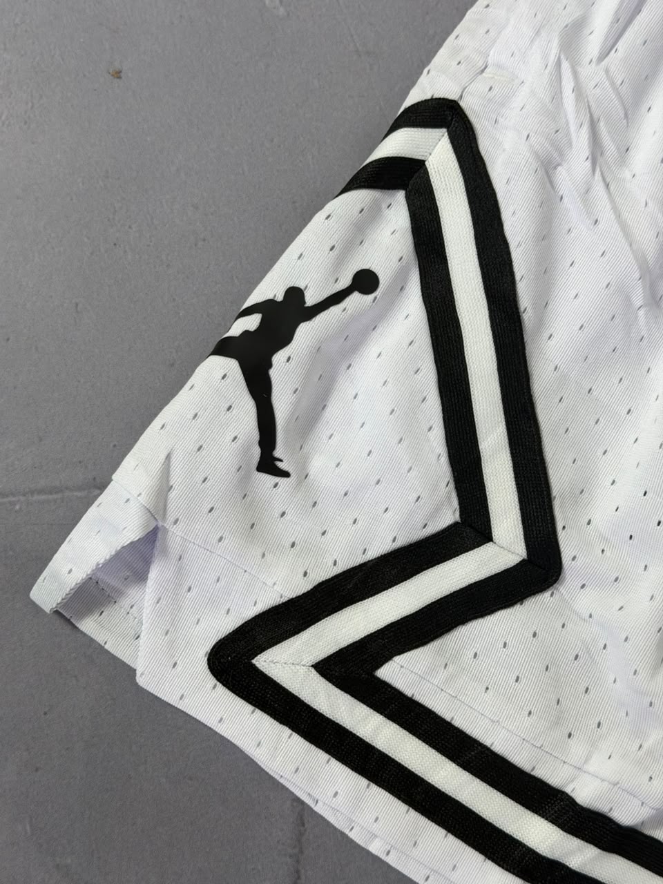 Shorts Jordan Diamond Dri Fit Logo - Branco