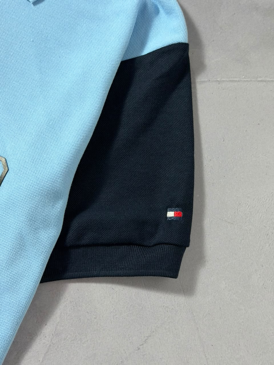 Polo Tommy Hilfiger Letreiro - Azul